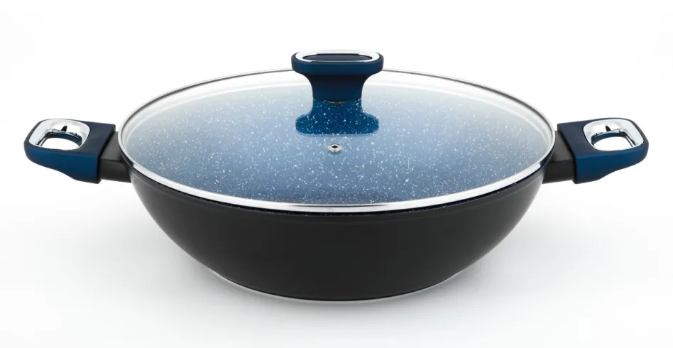 marburg_wok_mit_deckel_bl_0.webp Koch MARBURG+ Wok mit Deckel Blau 32cm